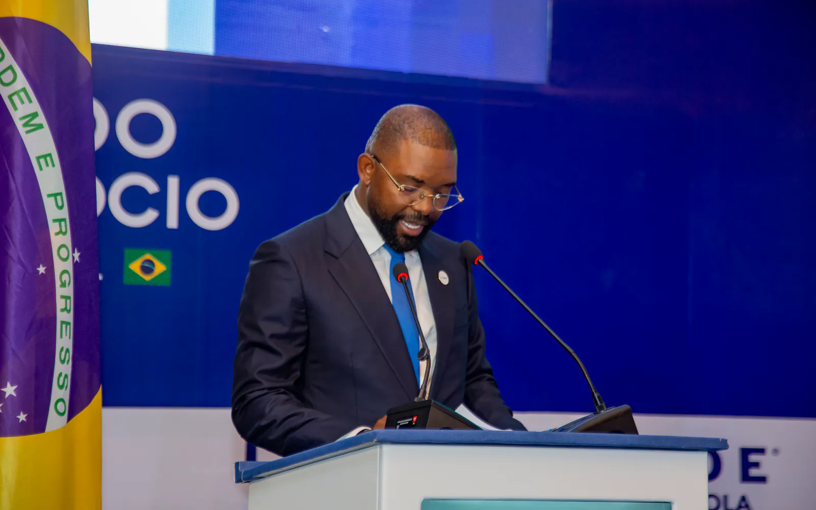 Venceslau Andrade speaking at the Angola–Brazil Agribusiness Forum